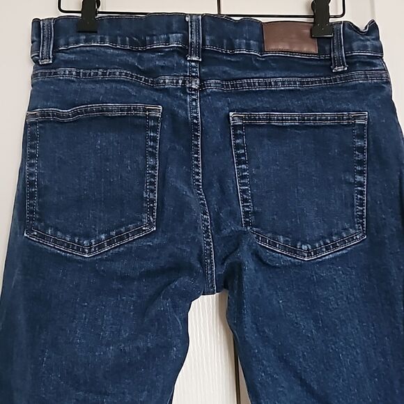 Kirkland Signature Men's Straight Fit Denim Jeans Dark Blue Washed 32×30 - Picture 4 of 16